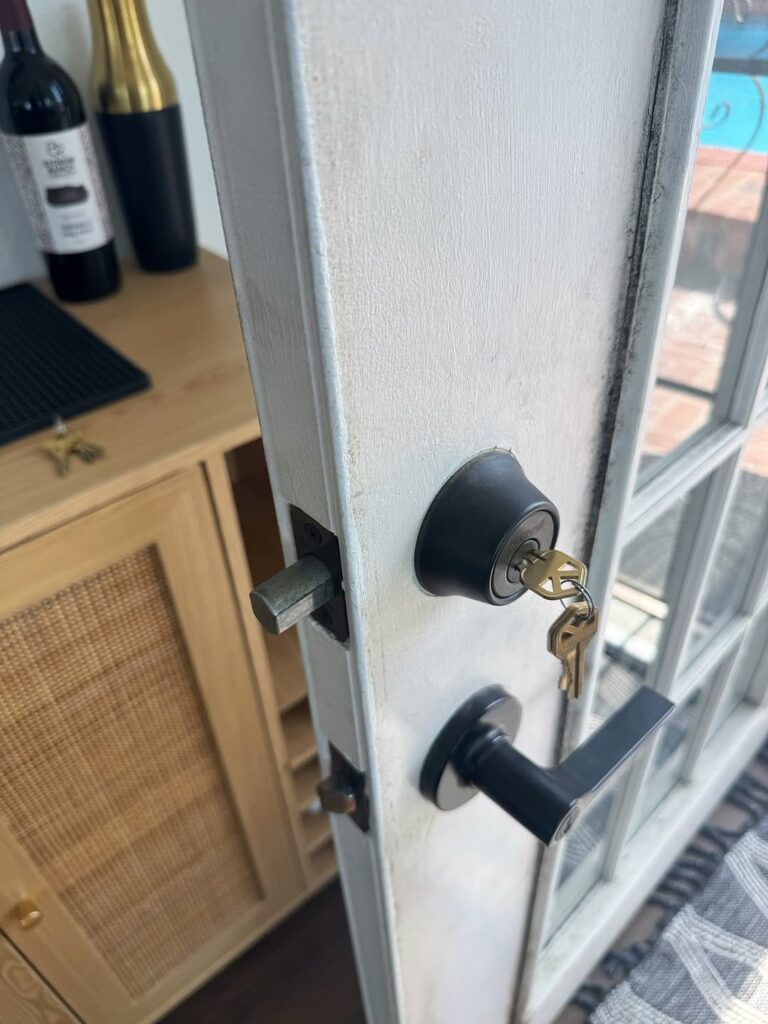Deadbolt lock
